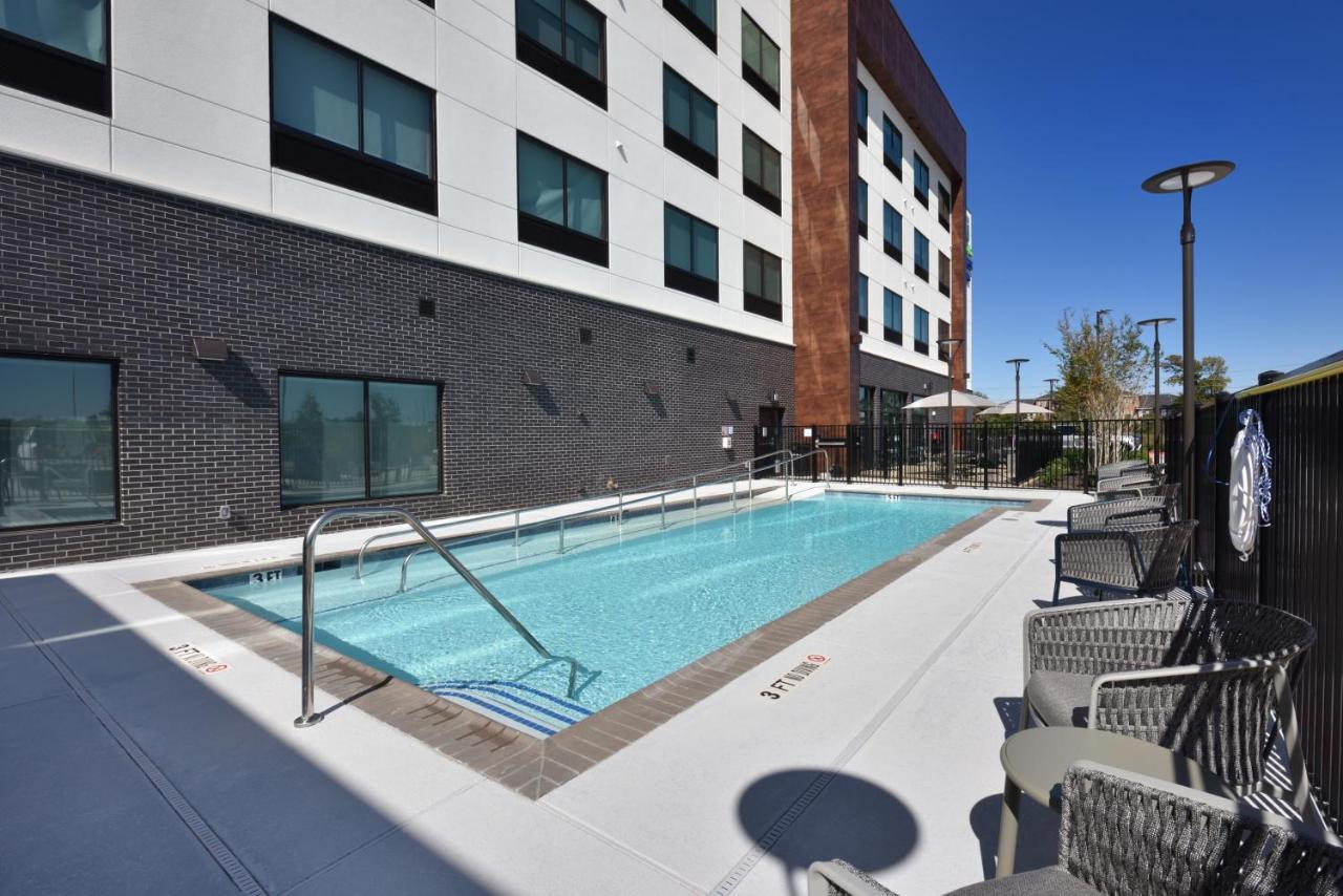 Express & - Woodlands Area By Ihg 3* Spring