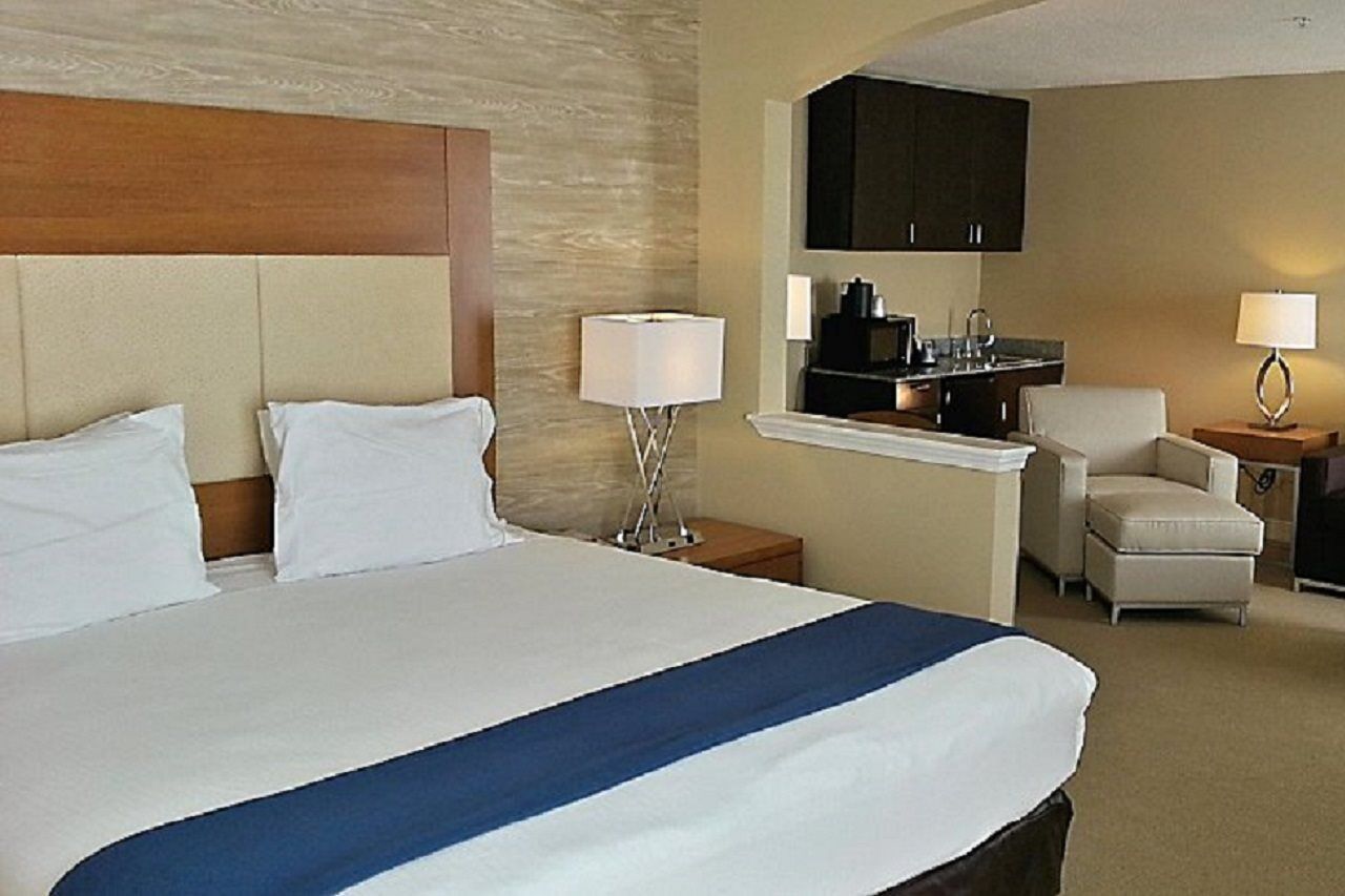Express & - Woodlands Area By Ihg 3* Spring